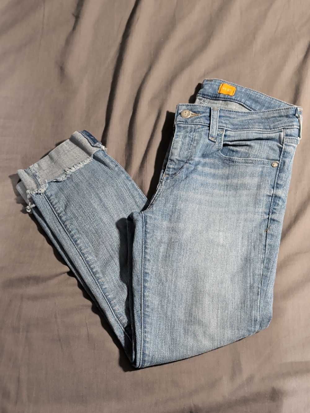 Light Wash Women's Capri Jeans - Blue
